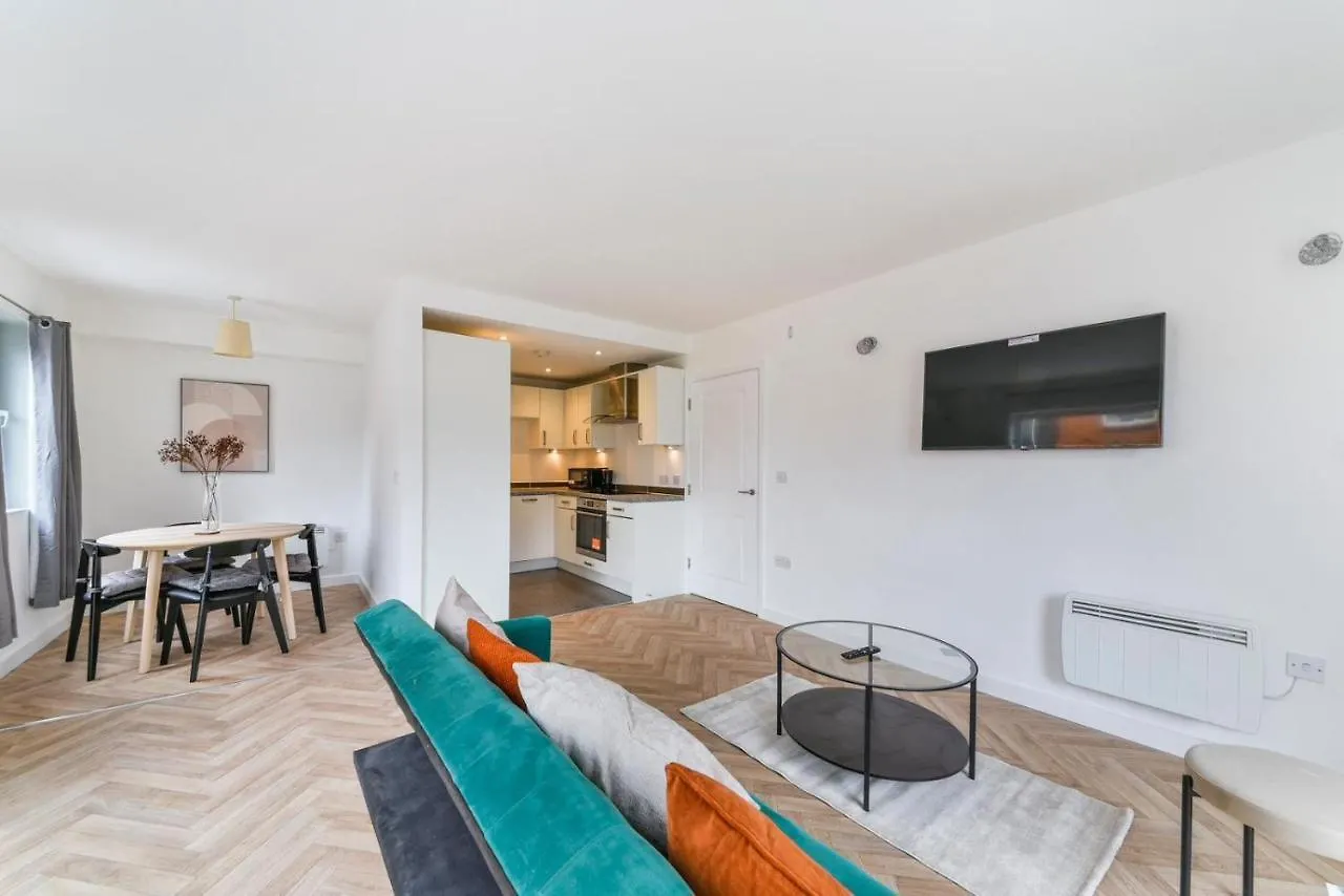 Amazing 2 Bedroom Flat In Canary Wharf London Apartment