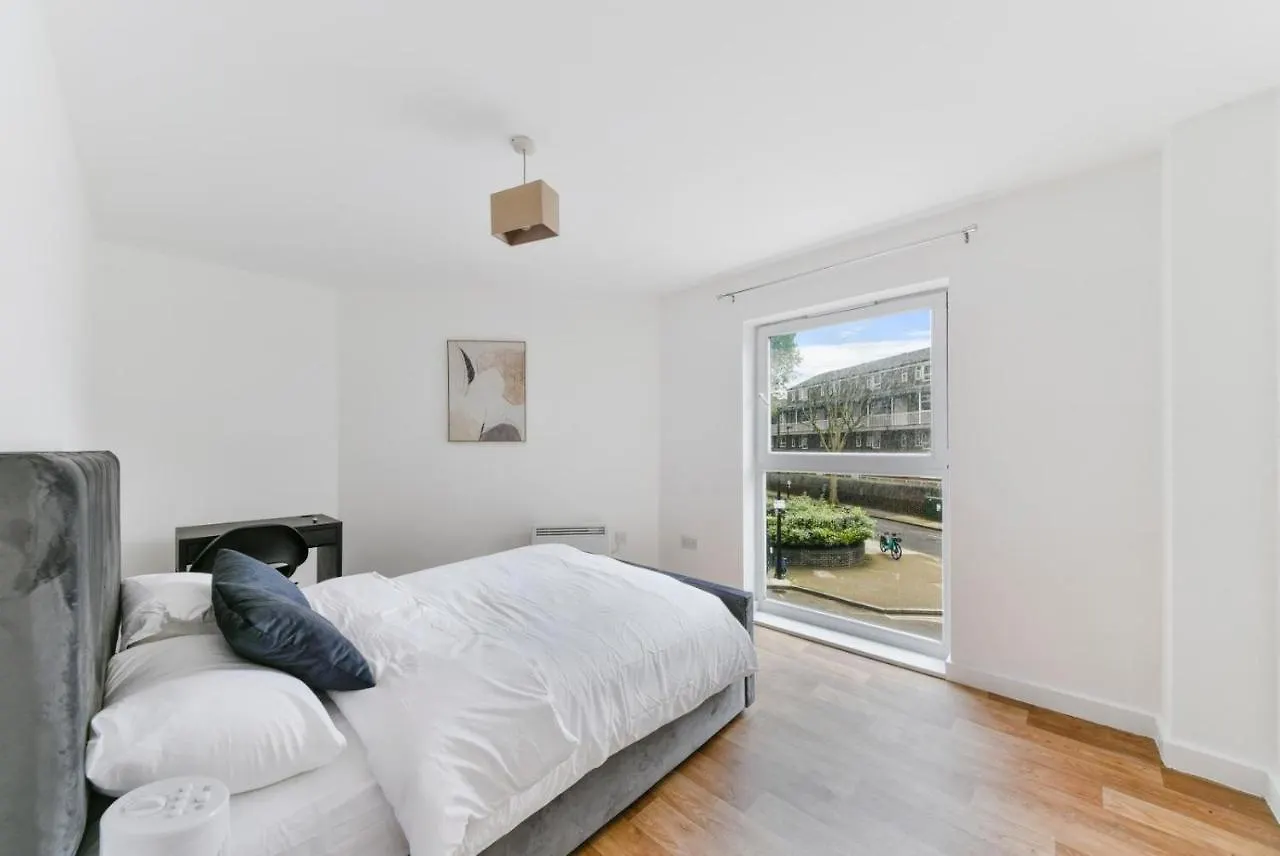 Apartment Amazing 2 Bedroom Flat In Canary Wharf London